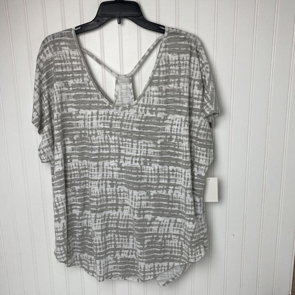 SHORT SLEEVED TEE