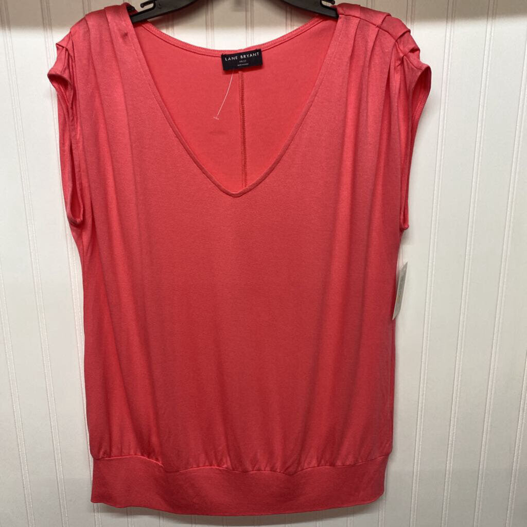 SHORT SLEEVED TOP