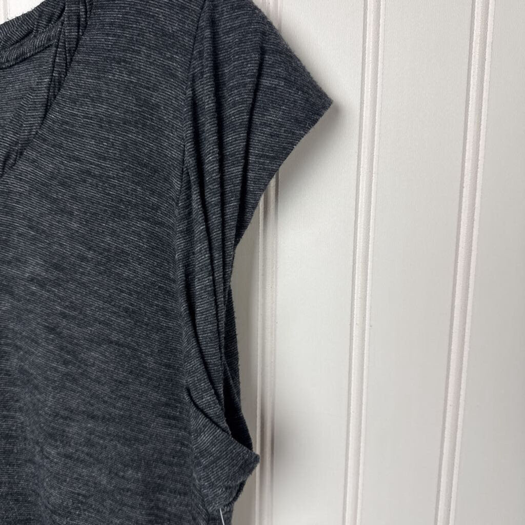 SHORT SLEEVED TOP