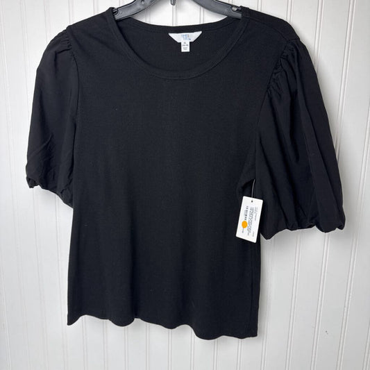SHORT SLEEVED TOP