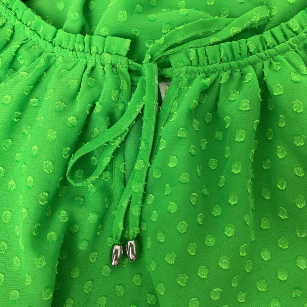 TEXTURED SHORT SLEEVED