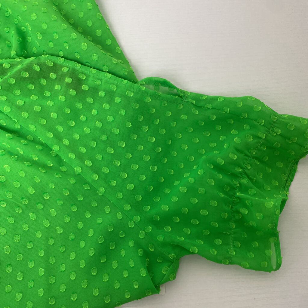 TEXTURED SHORT SLEEVED