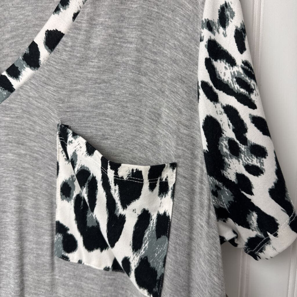 T-SHIRT WITH POCKET