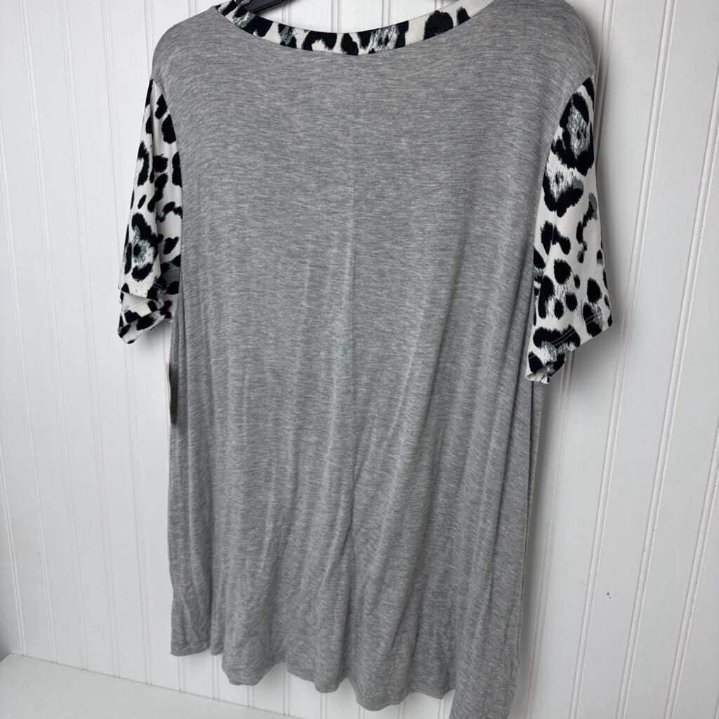 T-SHIRT WITH POCKET