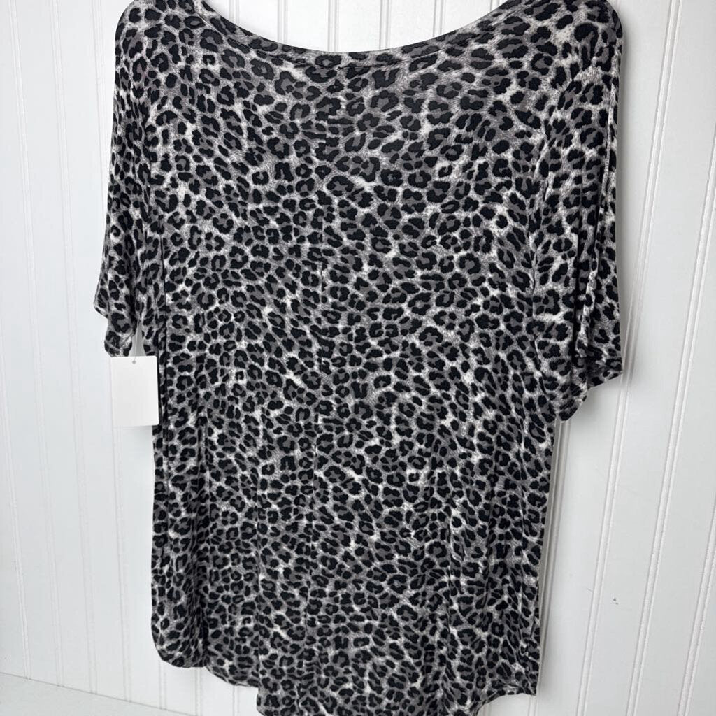 V NECK TOP