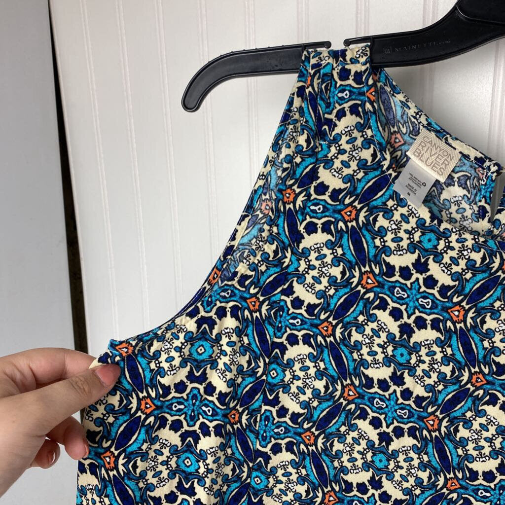 SLEEVELESS TOP