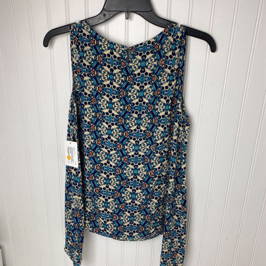 SLEEVELESS TOP