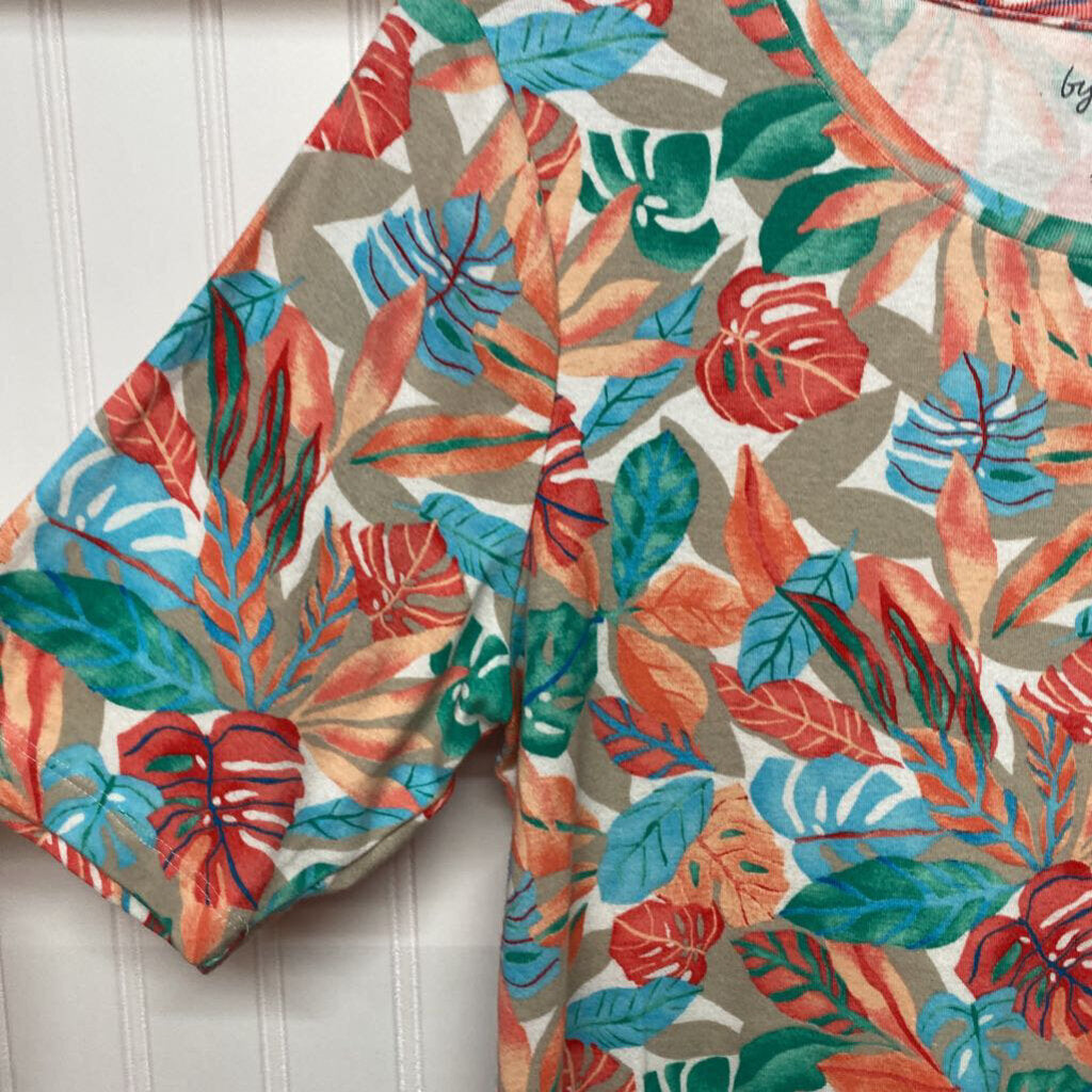 FLORAL SHORT SLEEVED