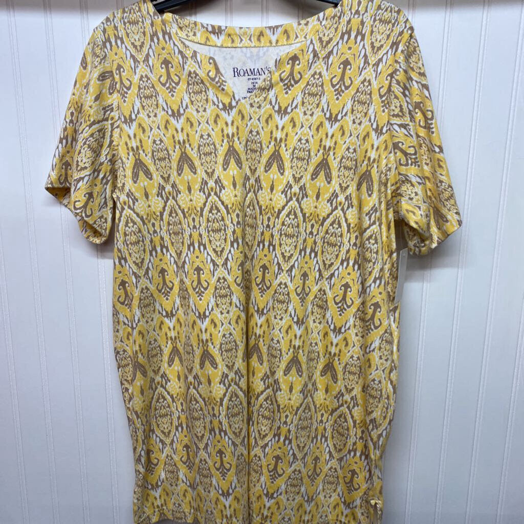 SHORT SLEEVED TOP