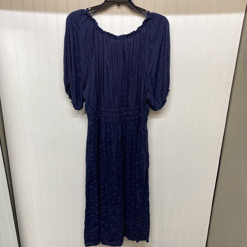 SHORT SLEEVED DRESS