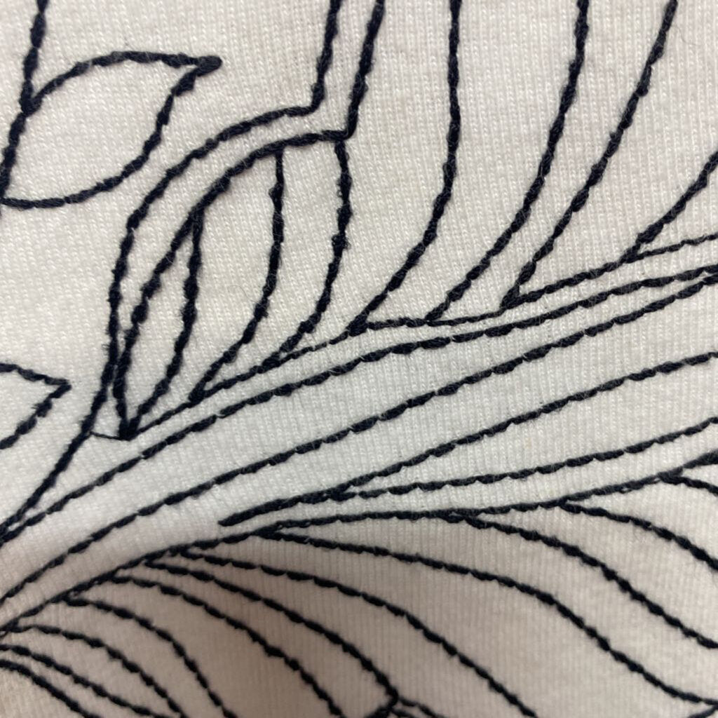 EMBROIDERED SHORT SLEEVED