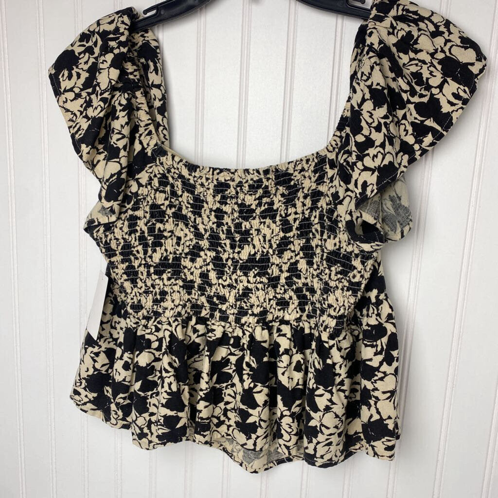 RUFFELED SLEEVLESS CROP TOP