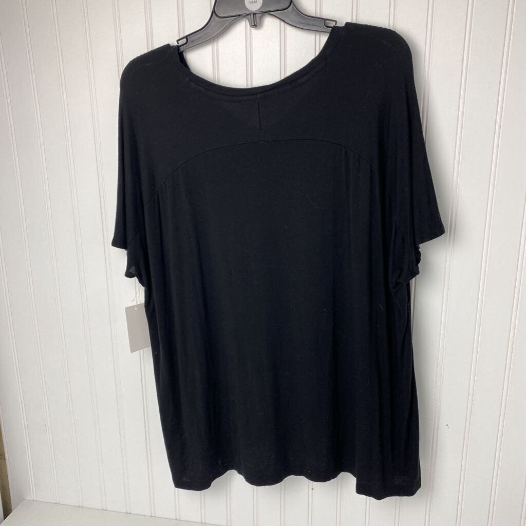 SHORT SLEEVED TEE