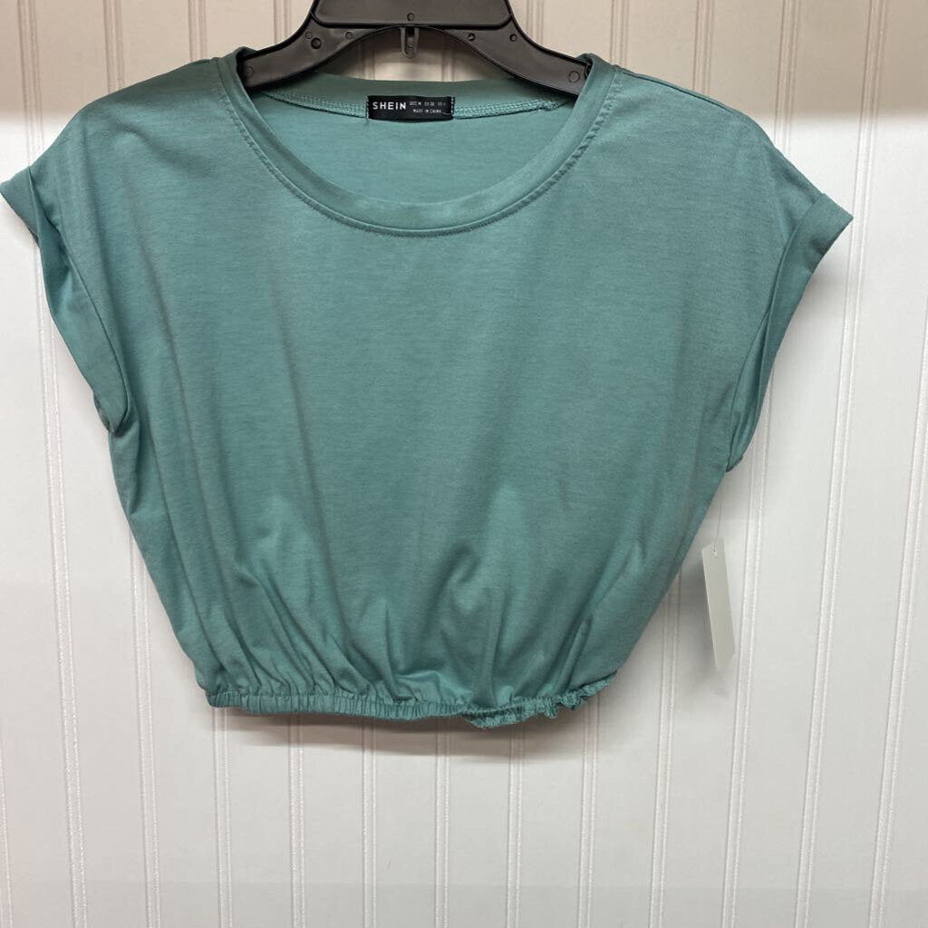 SHORT SLEEVED CROP TOP