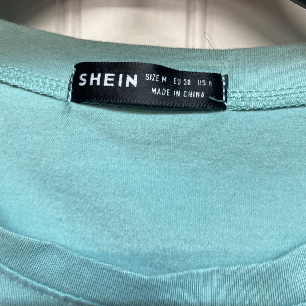 SHORT SLEEVED CROP TOP