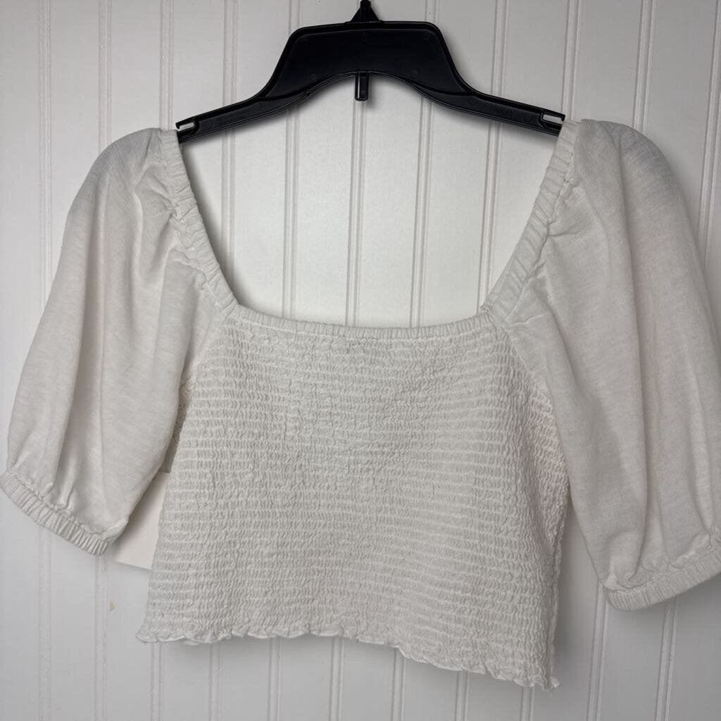 SHORT SLEEVED CROP TOP