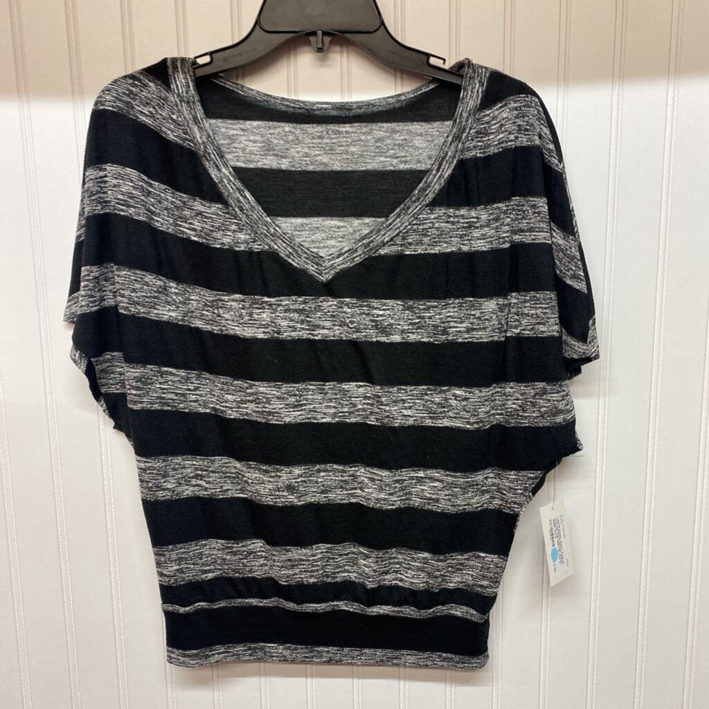 SHORT SLEEVE TOP