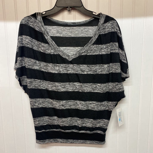 SHORT SLEEVE TOP