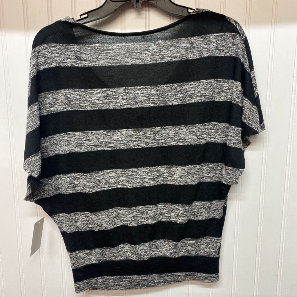 SHORT SLEEVE TOP