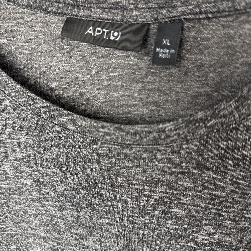 SHORT SLEEVED T SHIRT