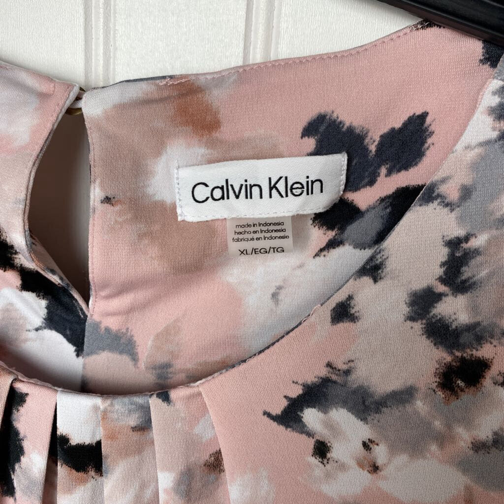 SLEEVELESS TOP