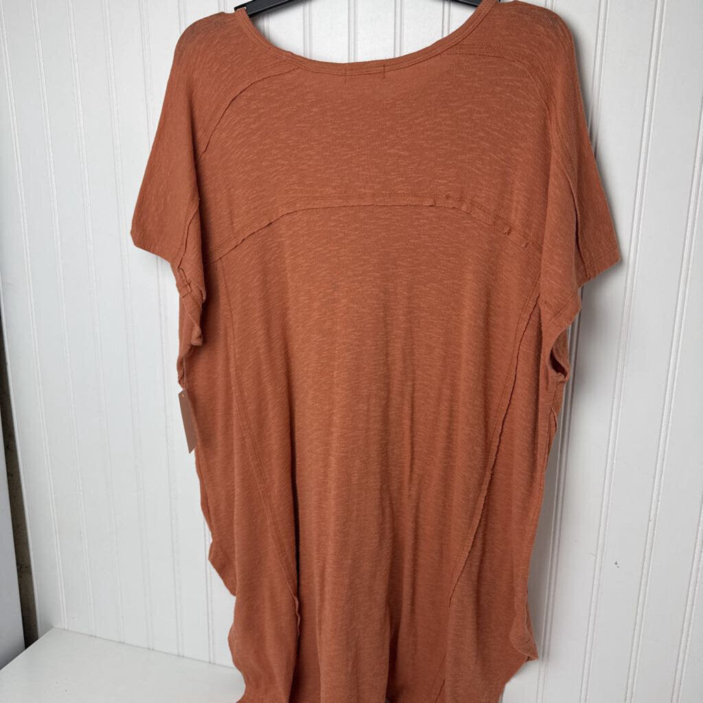 SHORT SLEEVE KNIT TUNIC