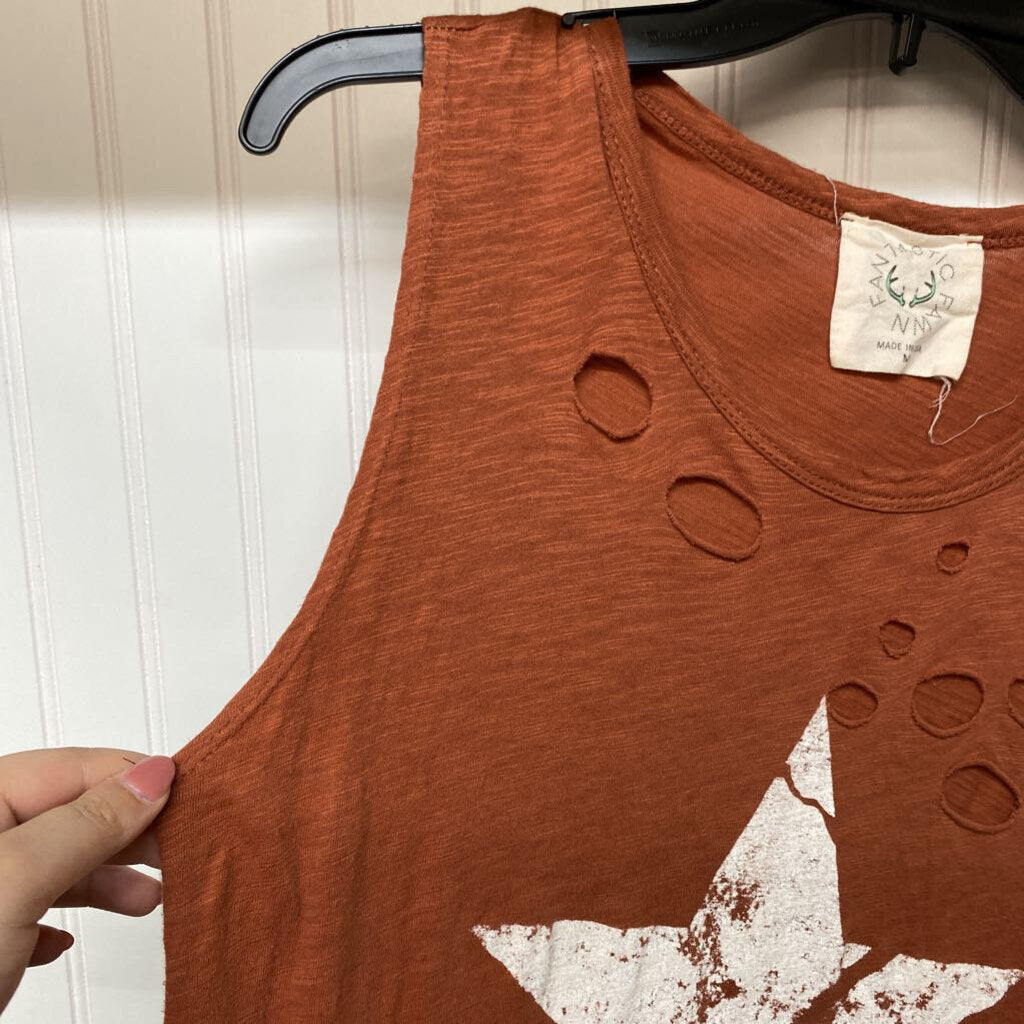 SLEEVELESS TEE