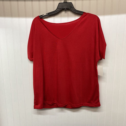 SHORT SLEEVED TOP
