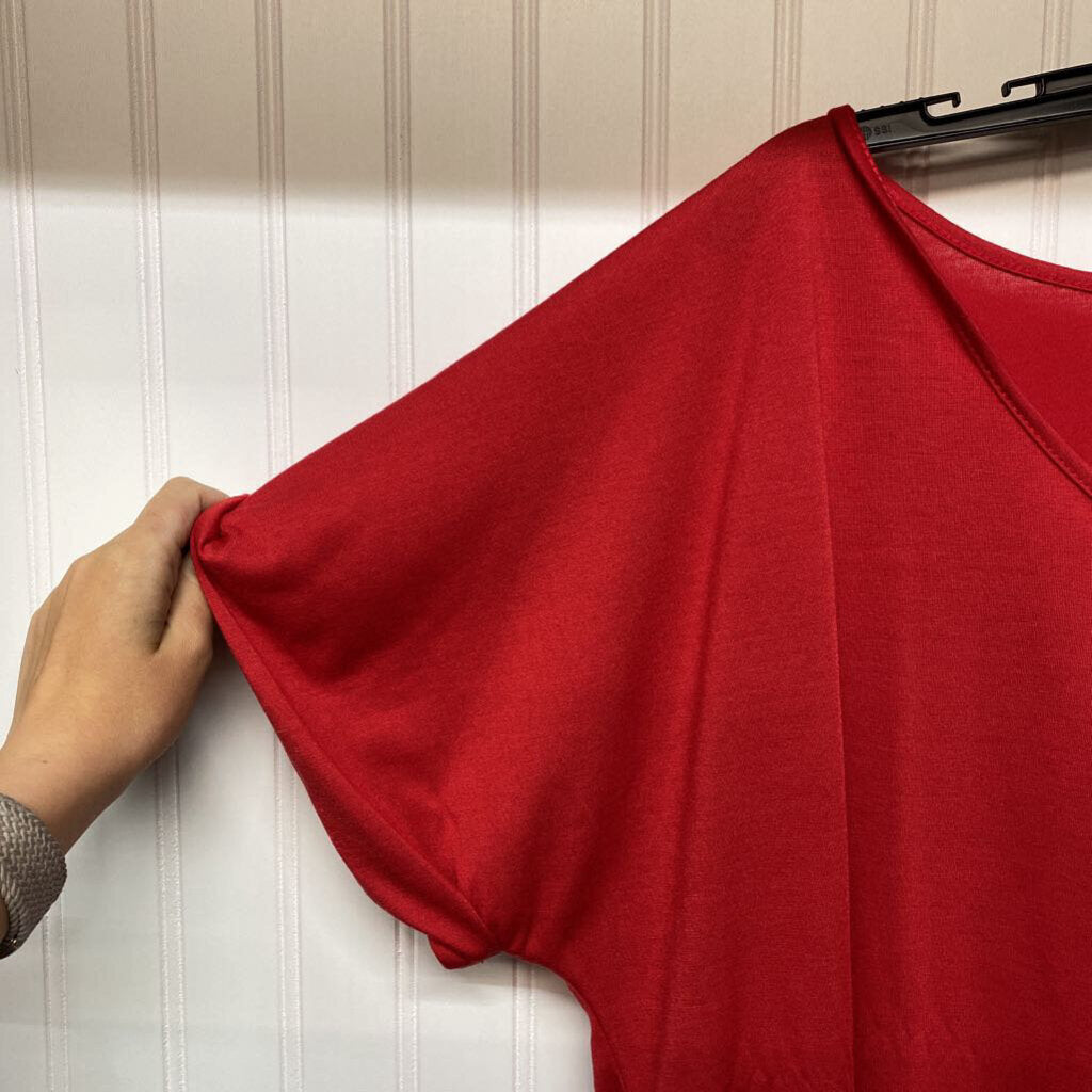 SHORT SLEEVED TOP