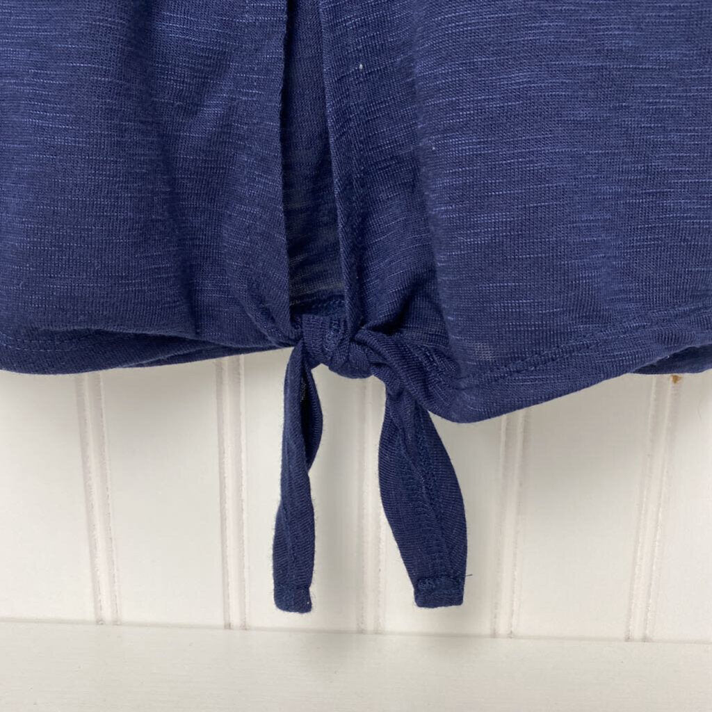 SLEEVELESS V NECK TOP