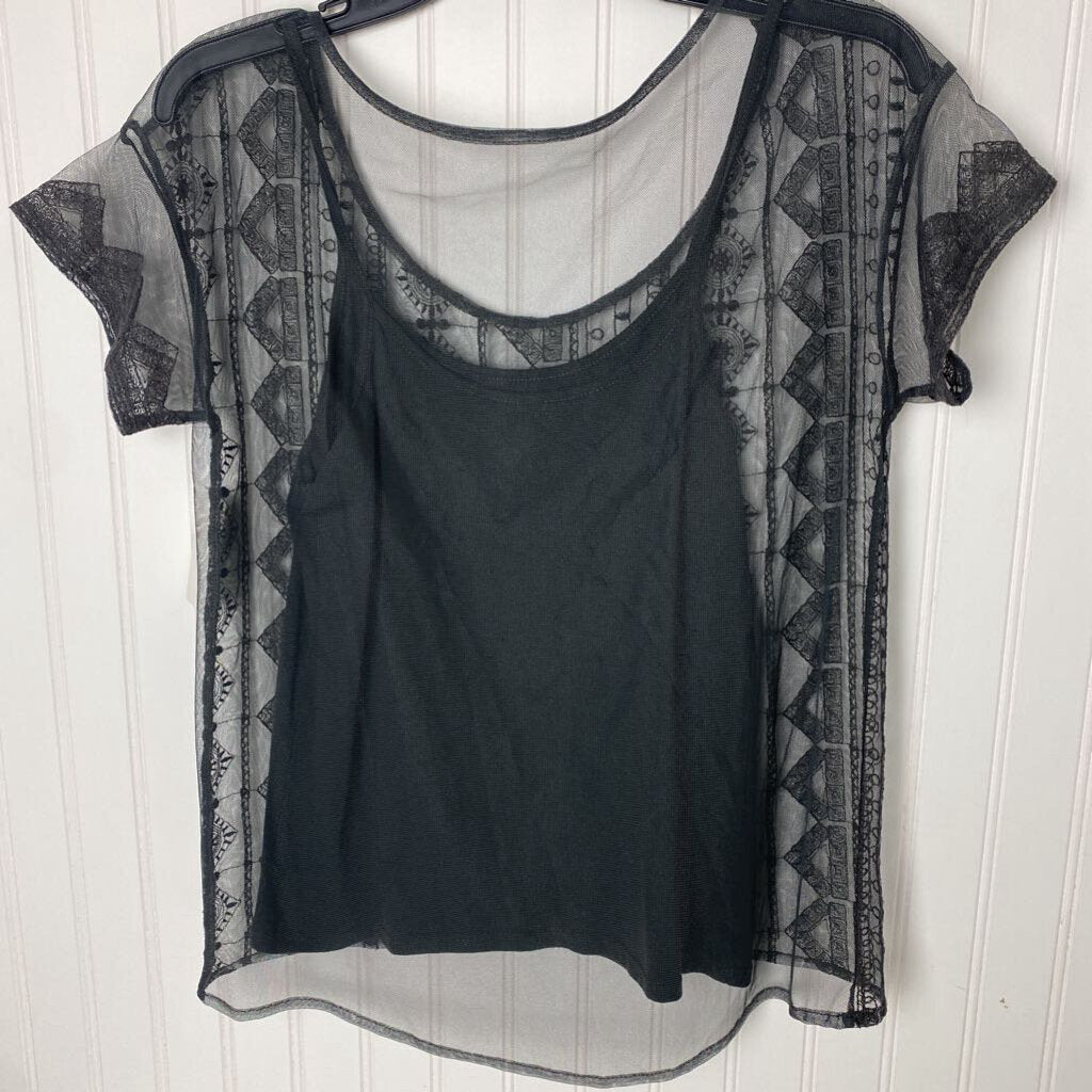 SHORT SLEEVED LAYAR TOP