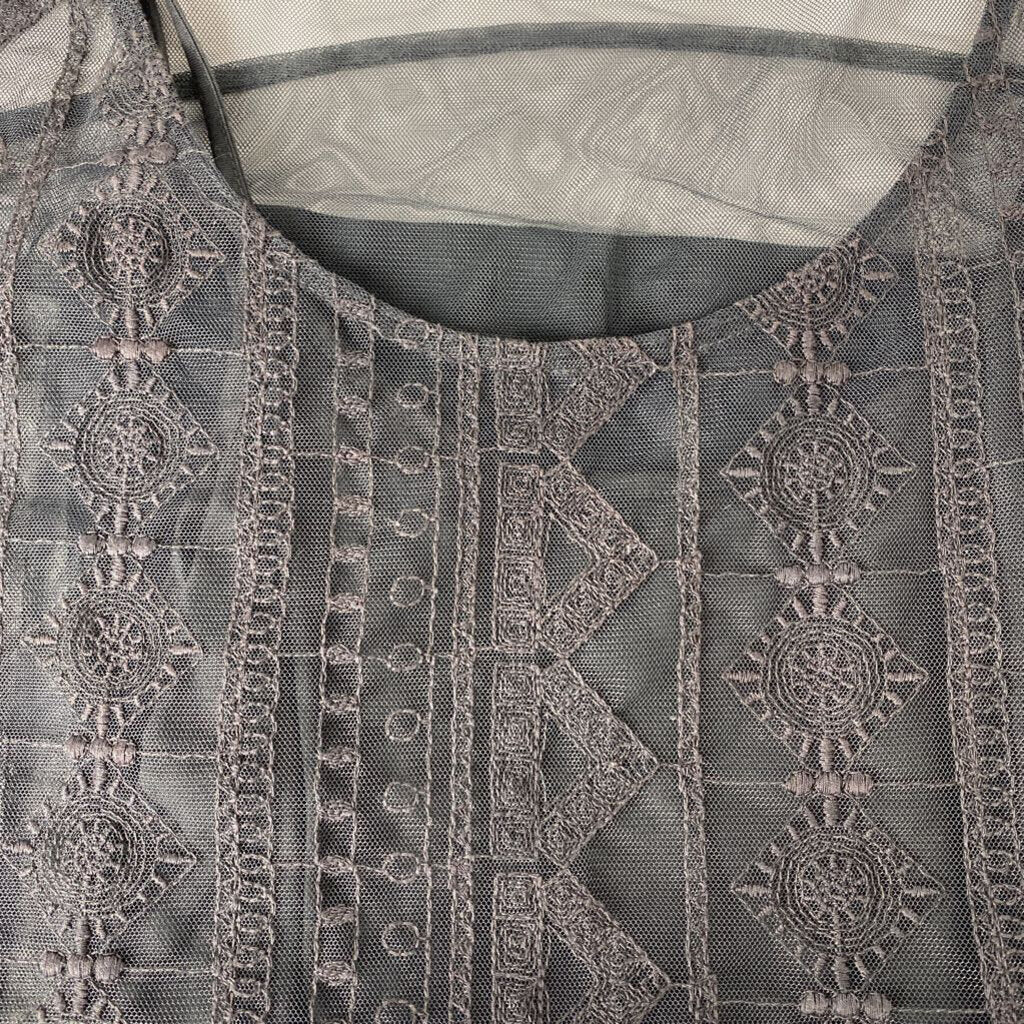 SHORT SLEEVED LAYAR TOP