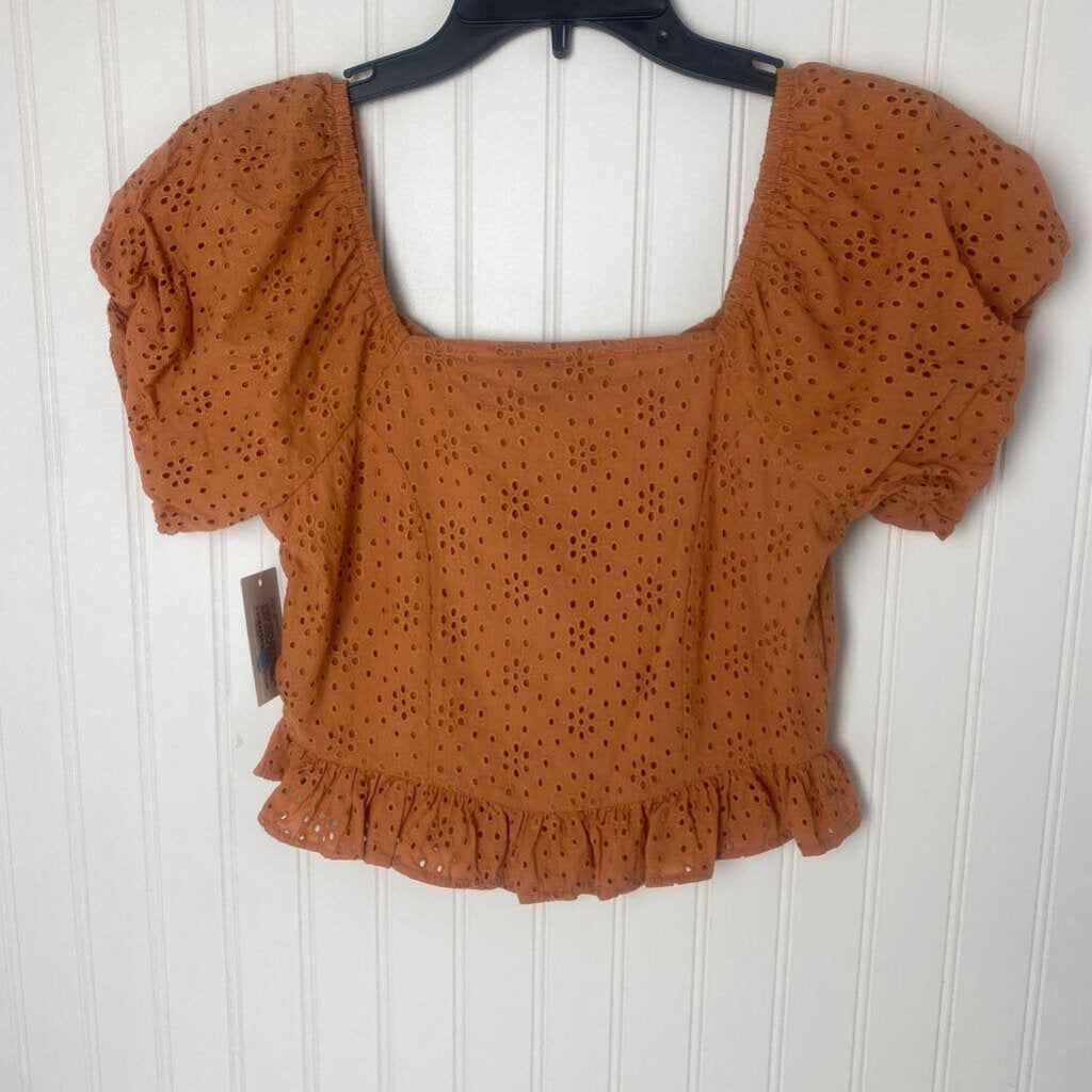 CLASP FRONT EMBROIDERED TOP