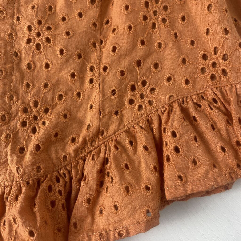 CLASP FRONT EMBROIDERED TOP