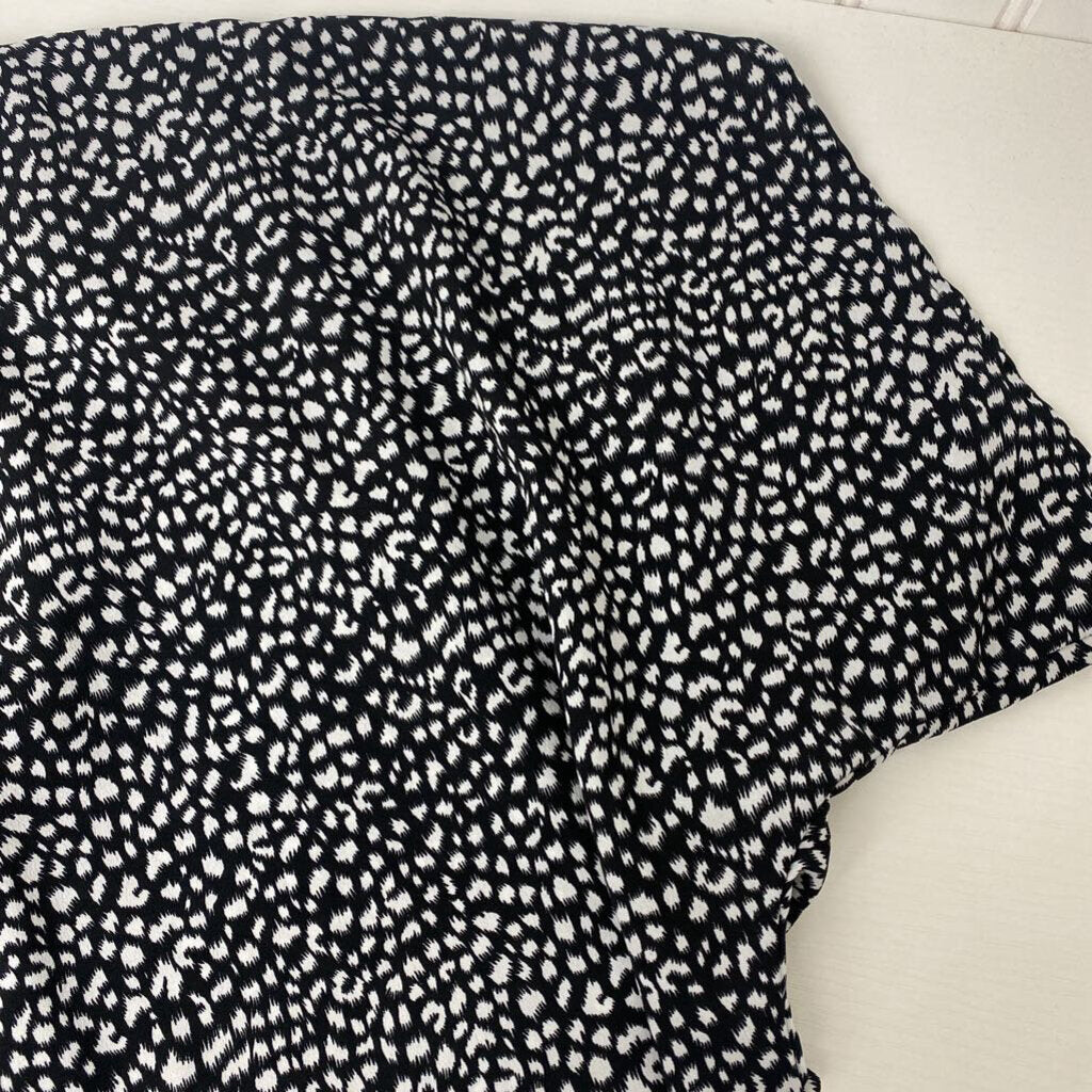 TIE IN BACK SHORT SLEEVED