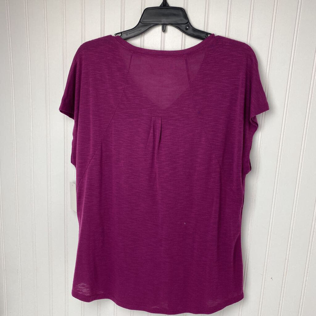 BASIC SHORT SLEEVED TOP