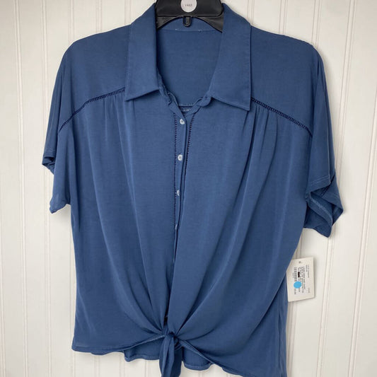 BUTTON UP SHORT SLEEVE TOP