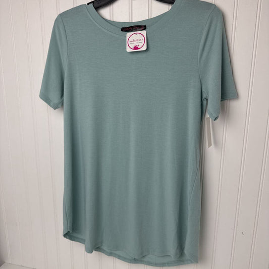 BASIC SHORT SLEEVED TOP