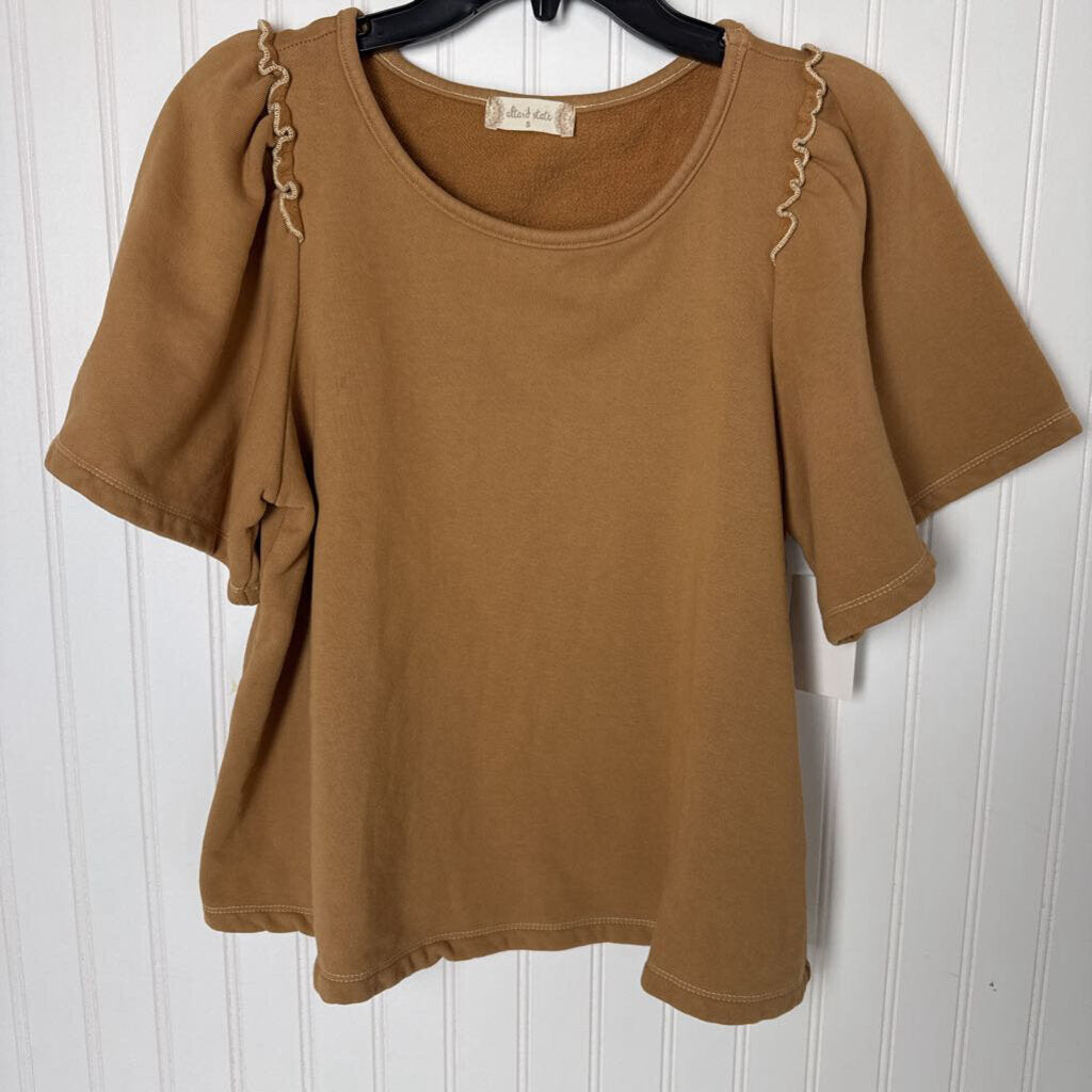 FLOWY SHORT SLEEVED SWEAT SHIRT