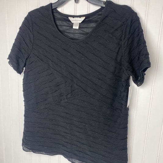 SHORT SLEEVED TOP