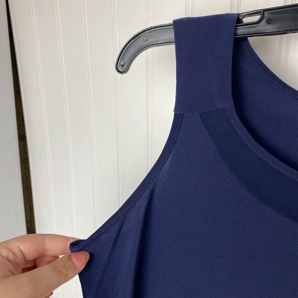 SLEEVELESS TOP