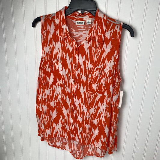 SLEEVELESS BUTTON UP TOP