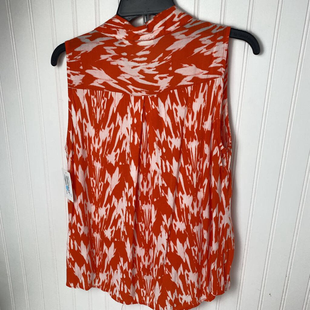 SLEEVELESS BUTTON UP TOP