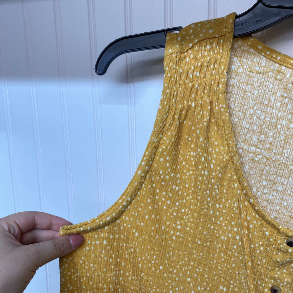 BUTTON FRONT SLEEVELESS TANK