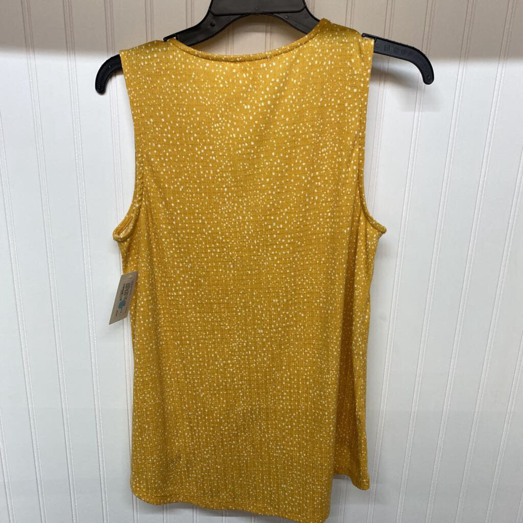 BUTTON FRONT SLEEVELESS TANK