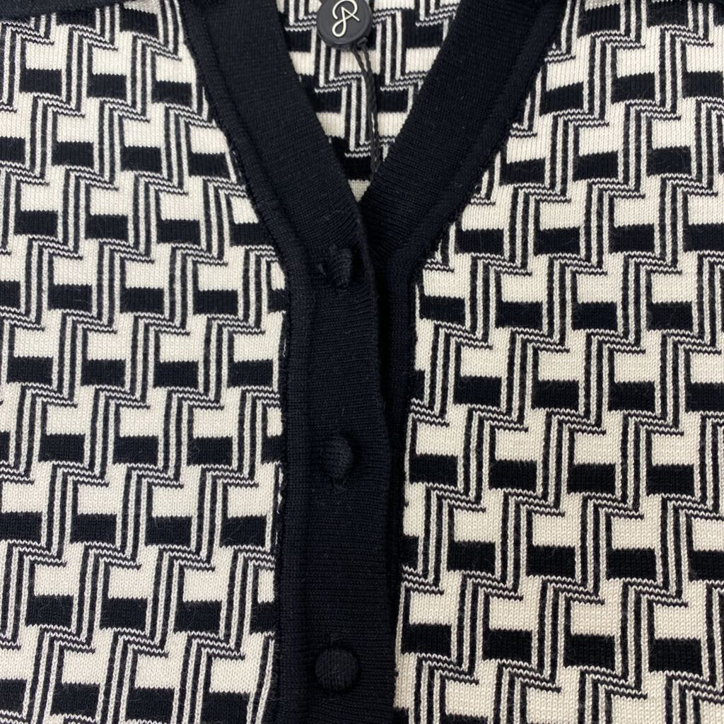 1/4 BUTTON SHORT SLEEVED