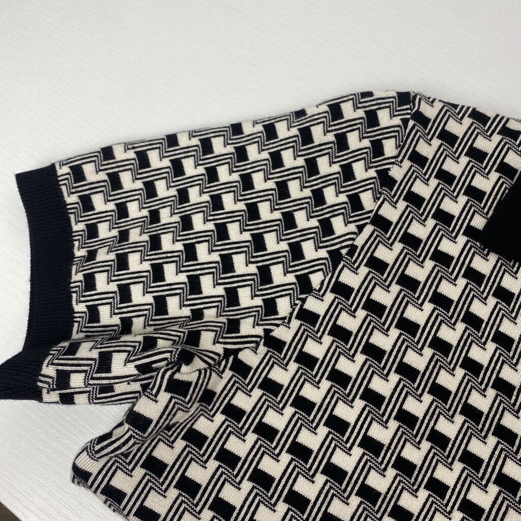 1/4 BUTTON SHORT SLEEVED