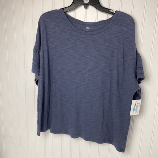 SHORT SLEEVED TOP