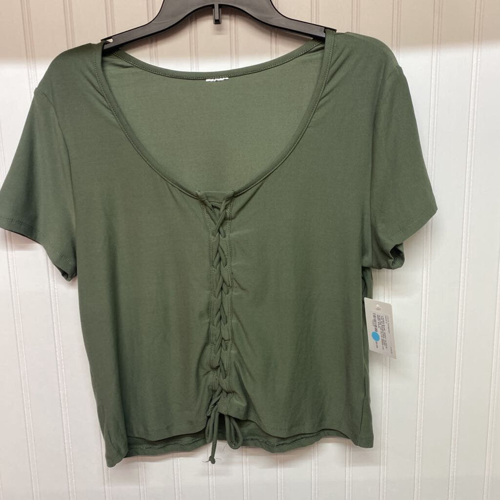 SHORT SLEEVED TOP