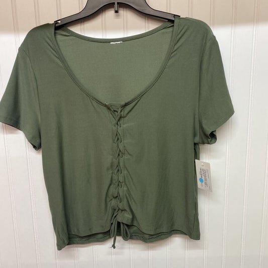 SHORT SLEEVED TOP